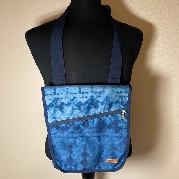 EDDIE Bauer Crossbody Travel Bag - Picture 2 of 10